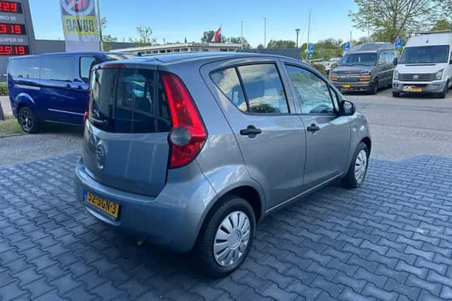 Opel Agila (2011) thumbnail 3