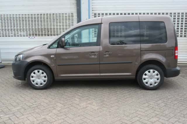 Volkswagen Caddy (2011) thumbnail 2