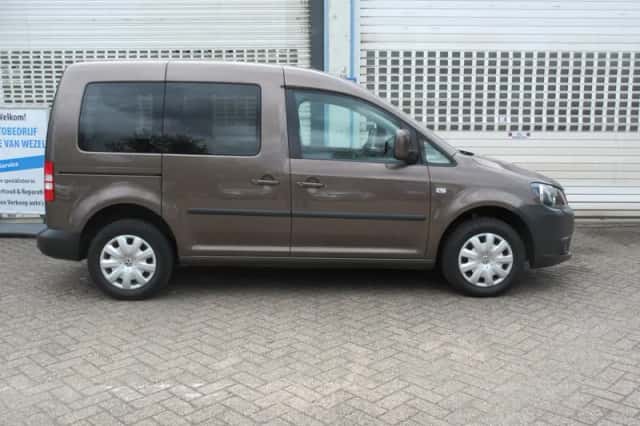 Volkswagen Caddy (2011) thumbnail 3