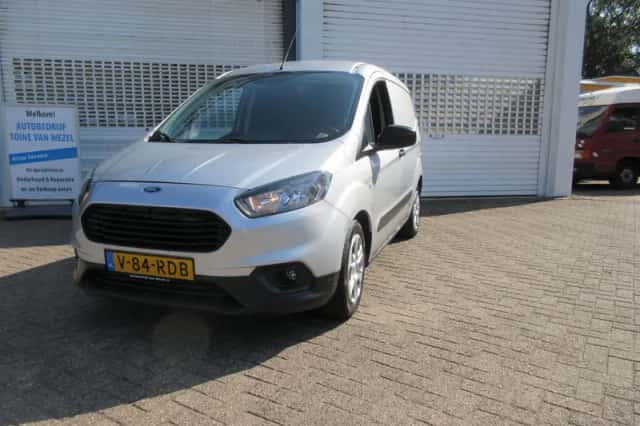 Ford Transit Courier (2022) thumbnail 1