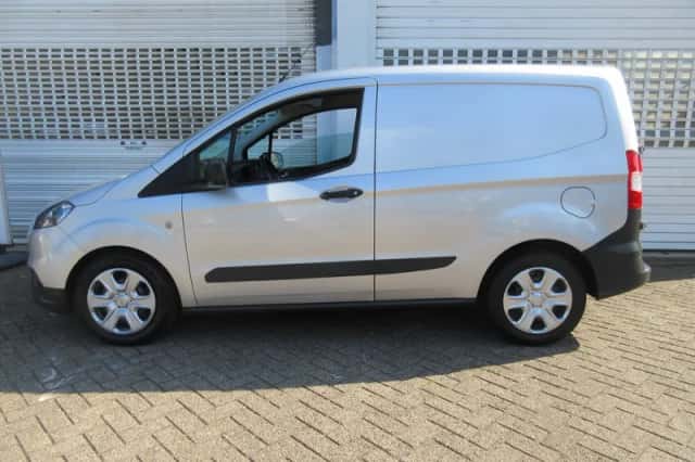 Ford Transit Courier (2022) thumbnail 5