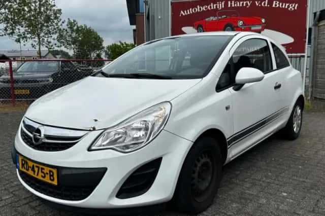 Opel Corsa (2012) thumbnail 1