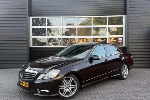 Mercedes-Benz E-Klasse (2009) thumbnail 1