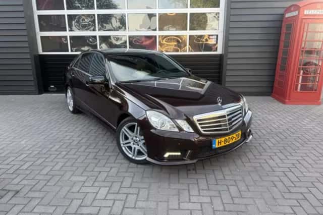 Mercedes-Benz E-Klasse (2009) thumbnail 3