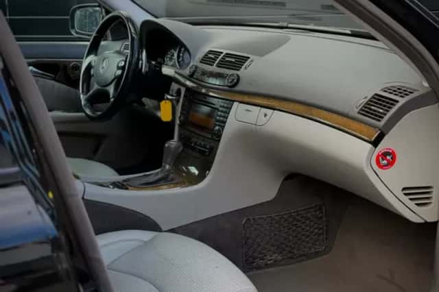 Mercedes-Benz E-Klasse (2009) thumbnail 4