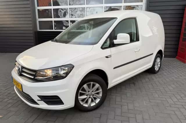 Volkswagen Caddy (2016) thumbnail 2