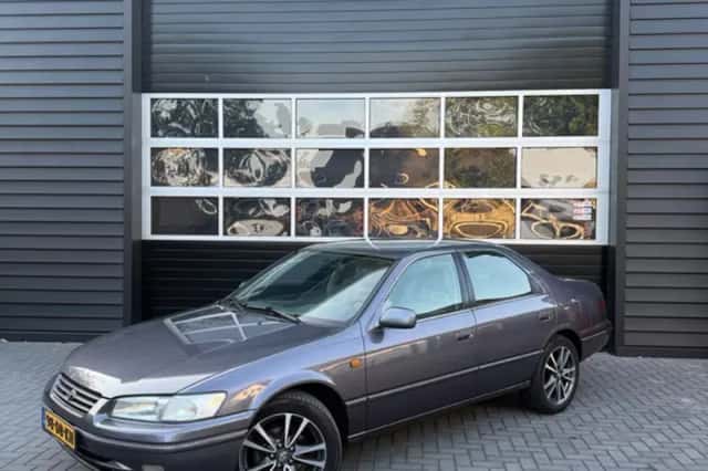 Toyota Camry (1999) thumbnail 1