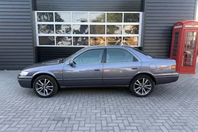 Toyota Camry (1999) thumbnail 6