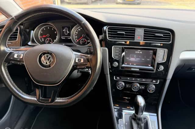 Volkswagen Golf (2014) thumbnail 4