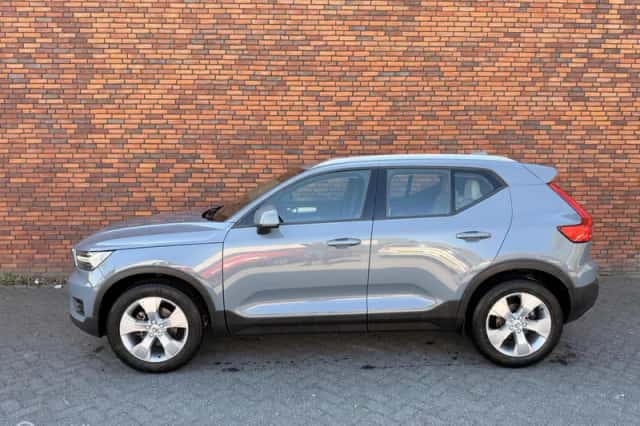 Volvo XC40 (2019) thumbnail 2
