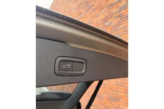 Volvo V60 (2018) thumbnail 5