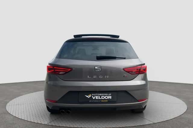 SEAT Leon (2017) thumbnail 5