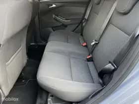 Ford Focus thumbnail 18
