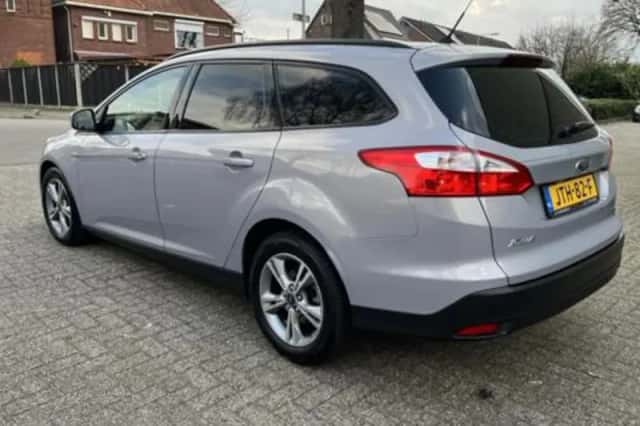 Ford Focus (2014) thumbnail 3