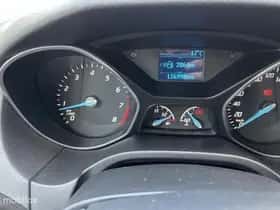 Ford Focus thumbnail 9