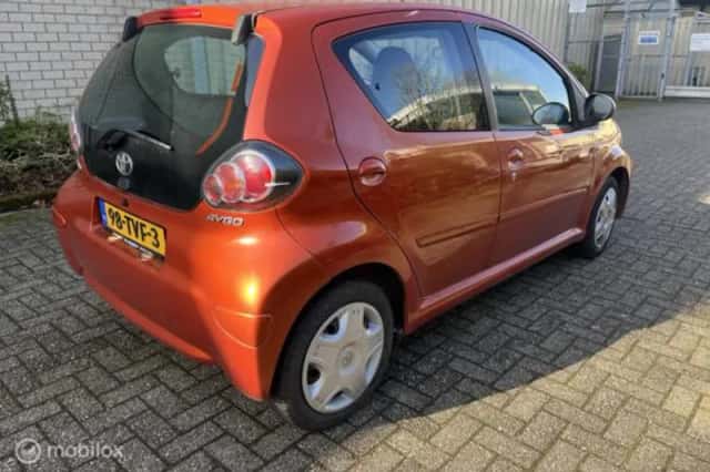 Toyota Aygo (2012) thumbnail 4
