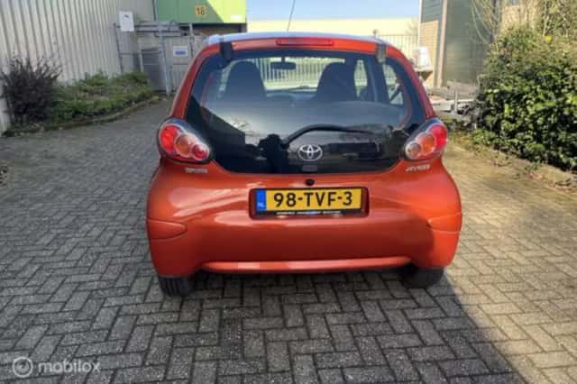 Toyota Aygo (2012) thumbnail 5