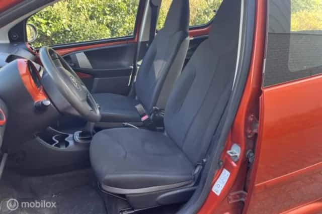 Toyota Aygo (2012) thumbnail 6