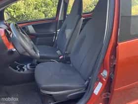 Toyota Aygo (2012) thumbnail 6