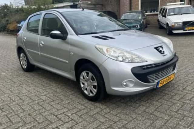 Peugeot 206 (2009) thumbnail 3