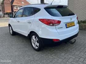 Hyundai ix35 (2011) thumbnail 2