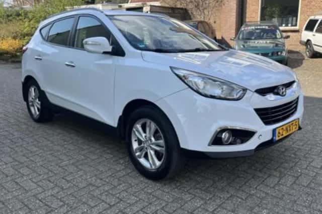 Hyundai ix35 (2011) thumbnail 3