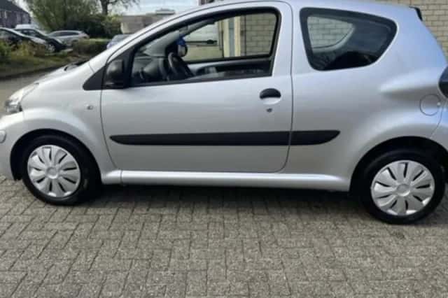 Toyota Aygo (2010) thumbnail 6