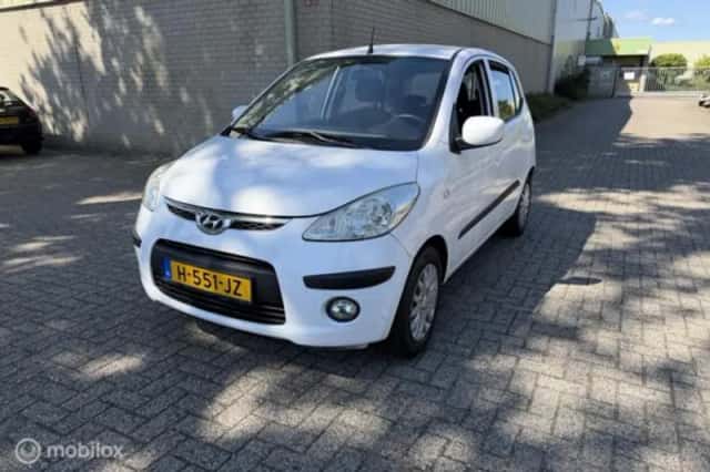 Hyundai i10 (2010) thumbnail 1
