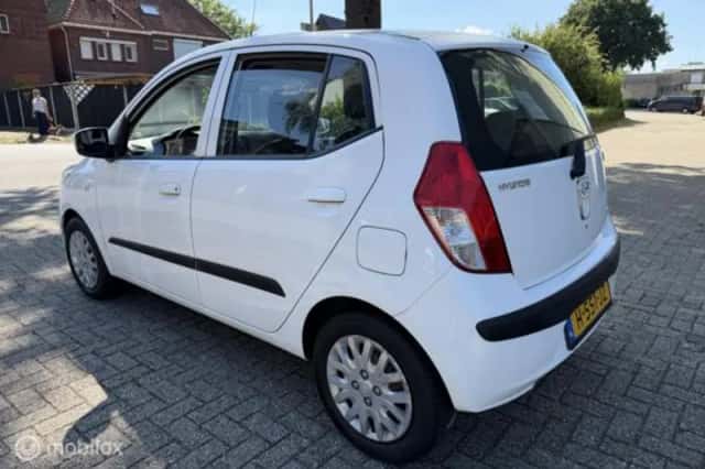 Hyundai i10 (2010) thumbnail 2