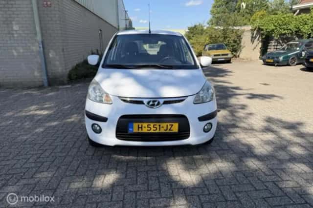 Hyundai i10 (2010) thumbnail 3
