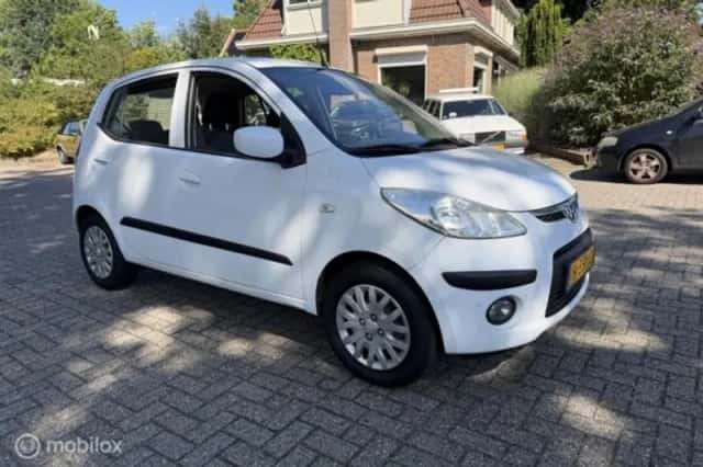 Hyundai i10 (2010) thumbnail 4