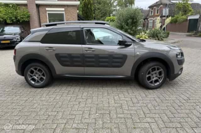 Citroën C4 (2015) thumbnail 3
