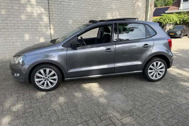 Volkswagen Polo (2012) thumbnail 3