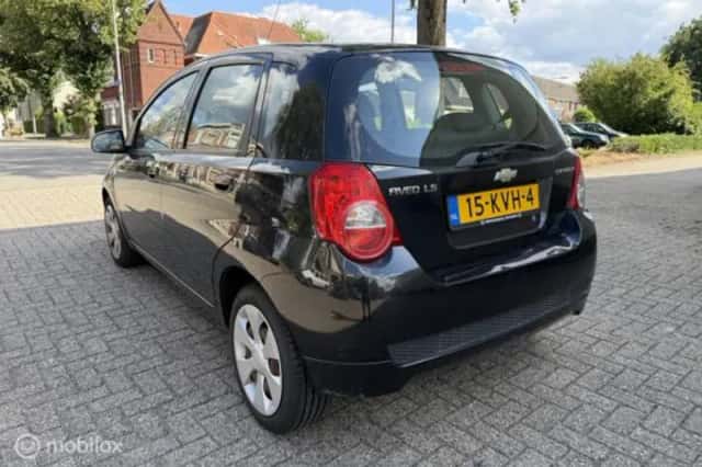 Chevrolet Aveo (2010) thumbnail 5