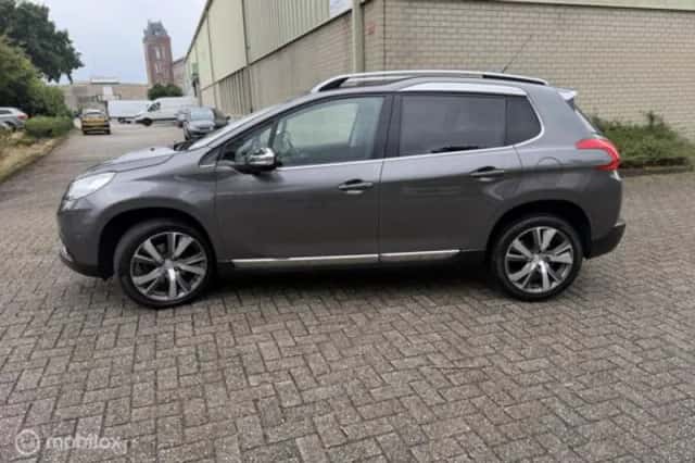 Peugeot 2008 (2015) thumbnail 4