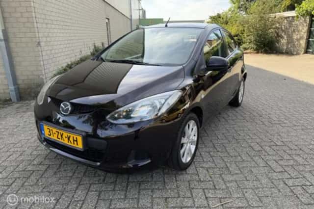 Mazda 2 (2008) thumbnail 1