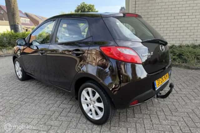 Mazda 2 (2008) thumbnail 5