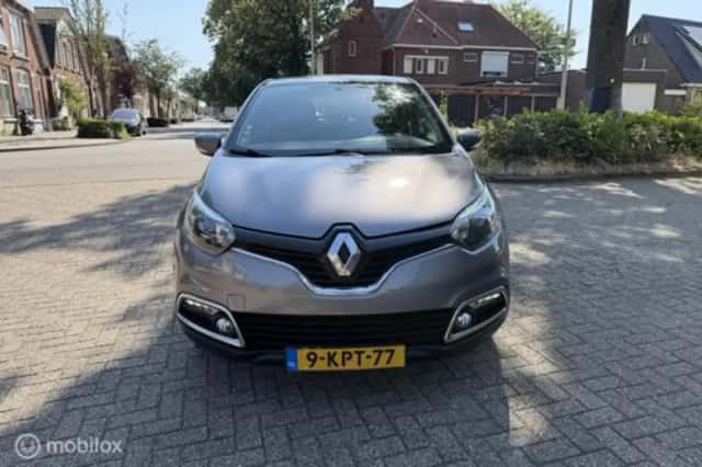 Renault Captur (2013) thumbnail 2