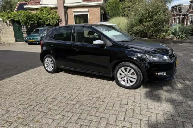 Volkswagen Polo (2013) thumbnail 4