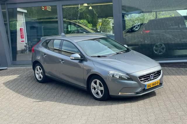 Volvo V40 (2014) thumbnail 3