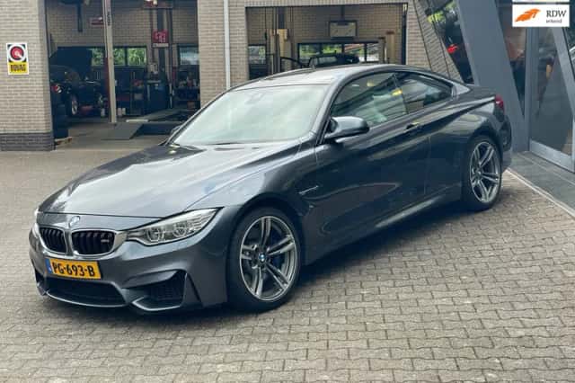 BMW M4 (2016) thumbnail 1