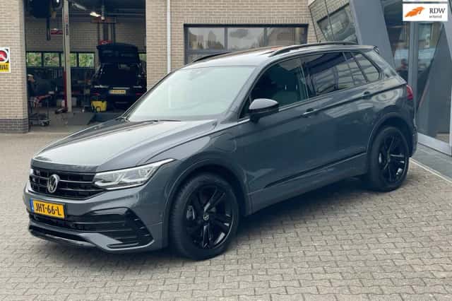 Volkswagen Tiguan (2021) thumbnail 1