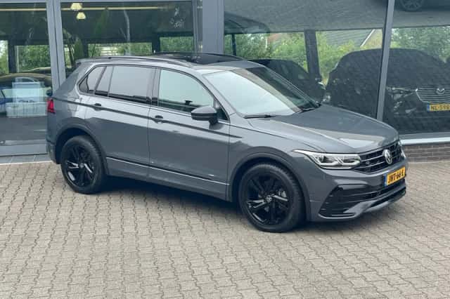 Volkswagen Tiguan (2021) thumbnail 3