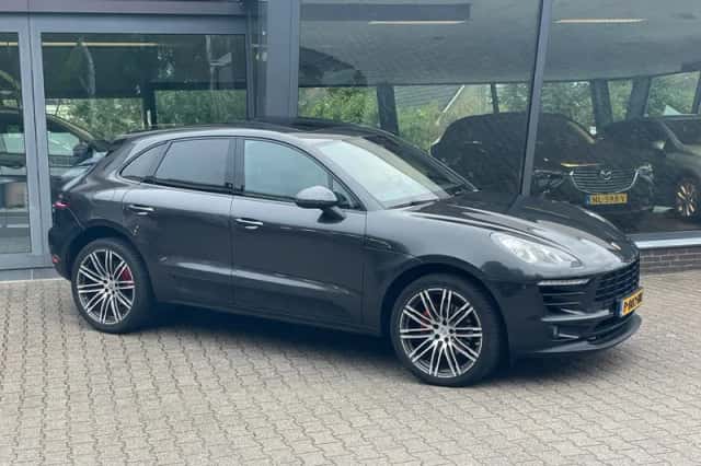 Porsche Macan (2018) thumbnail 3