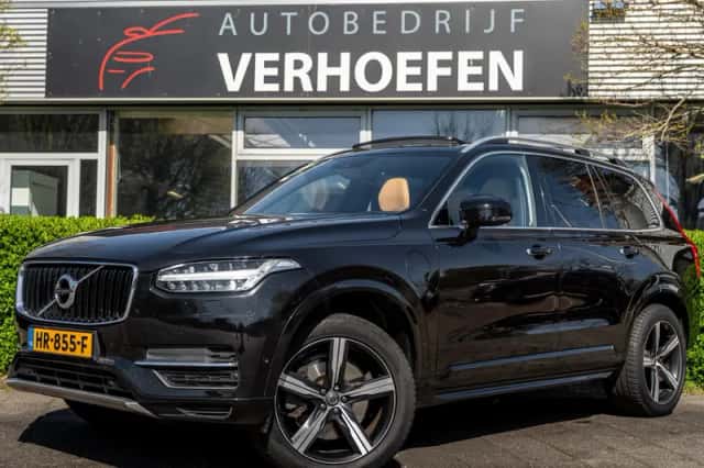Volvo XC90 (2015) thumbnail 1