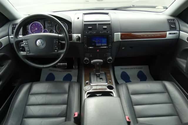 Volkswagen Touareg (2004) thumbnail 2