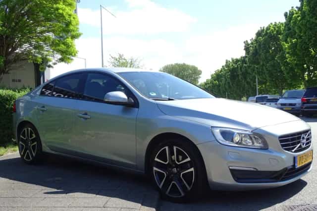 Volvo S60 (2017) thumbnail 5