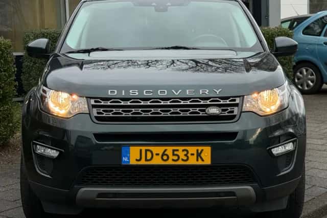 Land Rover Discovery Sport (2016) thumbnail 4