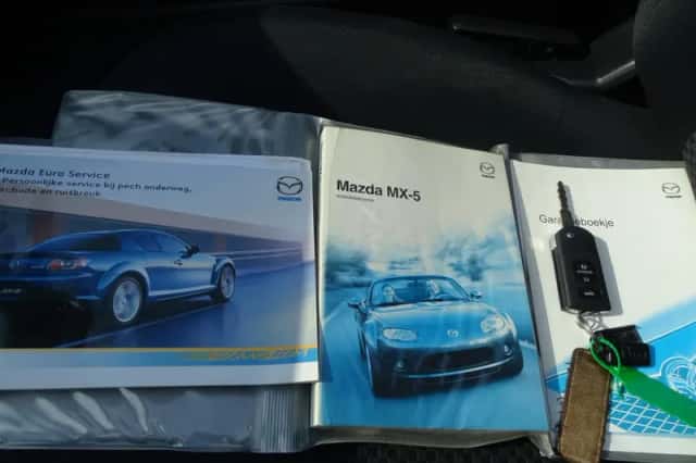 Mazda MX-5 (2006) thumbnail 3