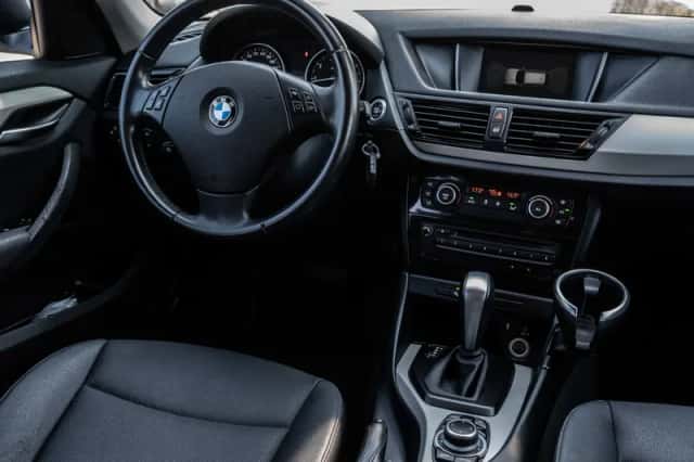 BMW X1 (2013) thumbnail 2